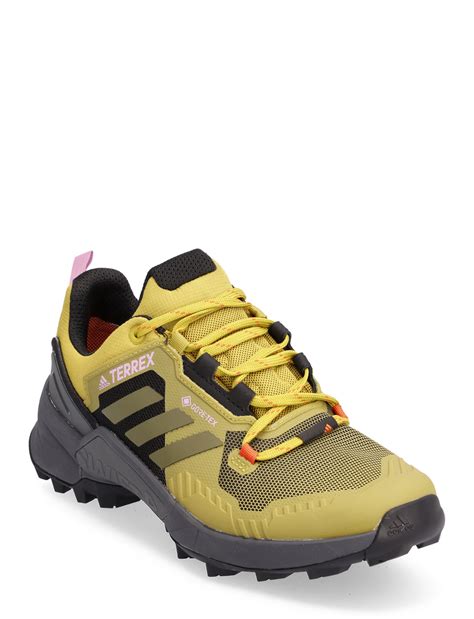 Adidas performance terrex swift r3